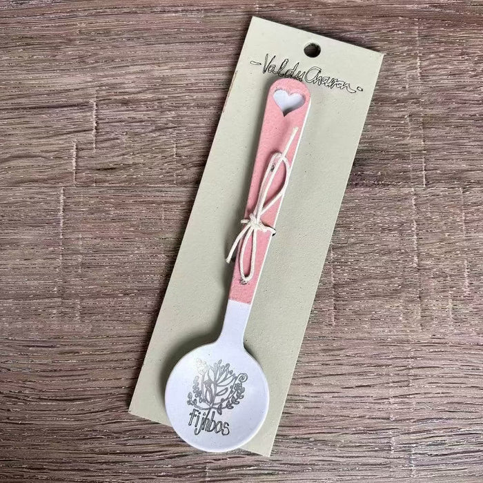 Enamel sugar spoon with wooden handle and laser engraved Fijnbos heart design