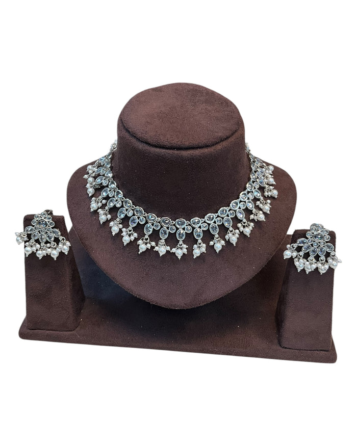 Clear - Large Size Silver Finish Necklace Set with Earrings. - KAJ1031 KYp