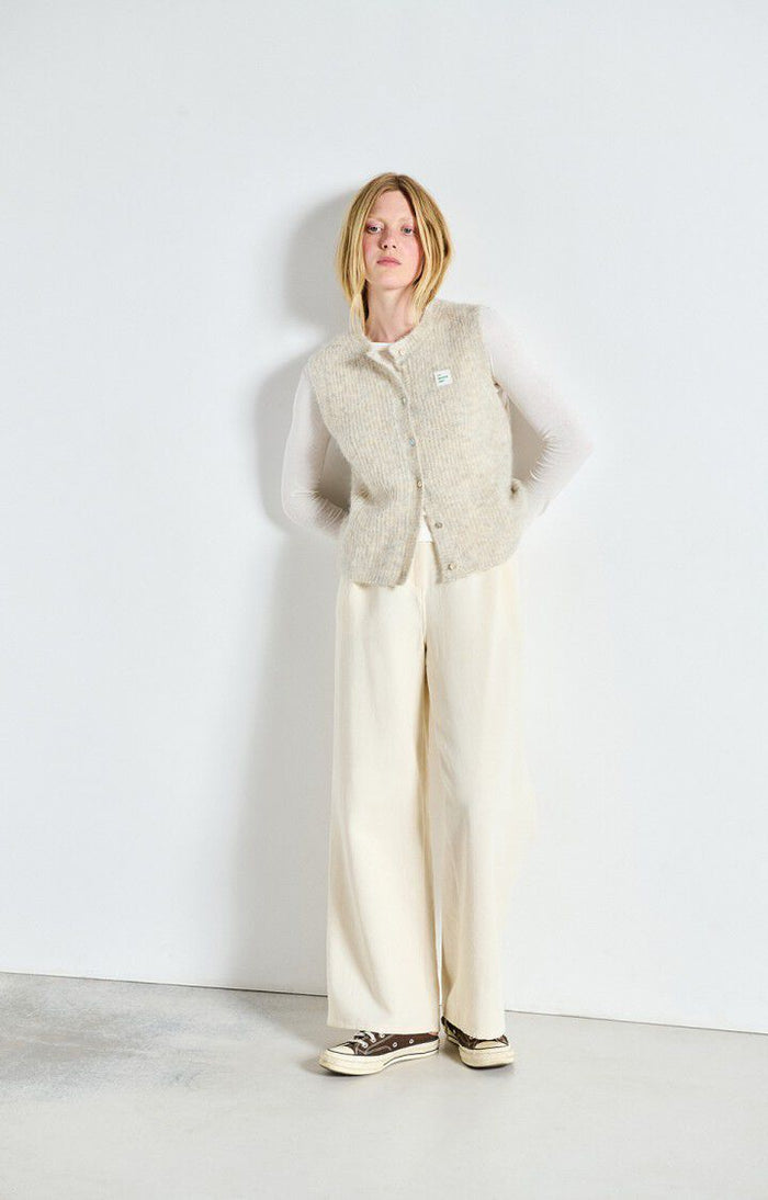 EAST19 SLEEVELESS CARDIGAN  in Powder Snow Melange by American Vintage