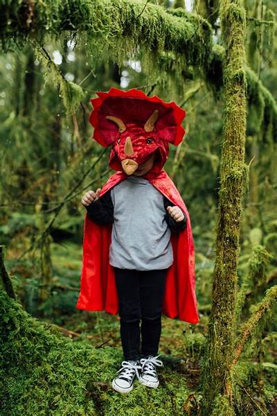 Great Pretenders Triceratops Hooded Cape Red 4-5