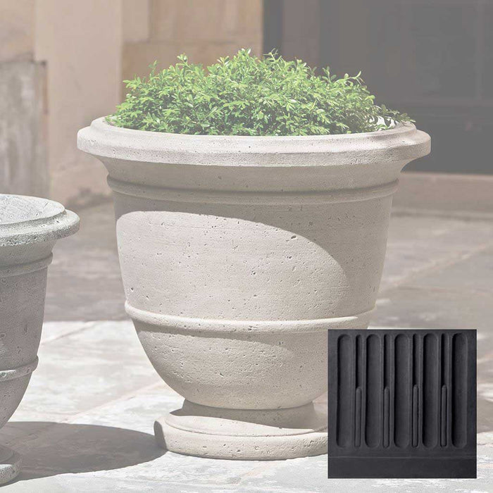 24" W x 21.75" H / Nero Nuovo