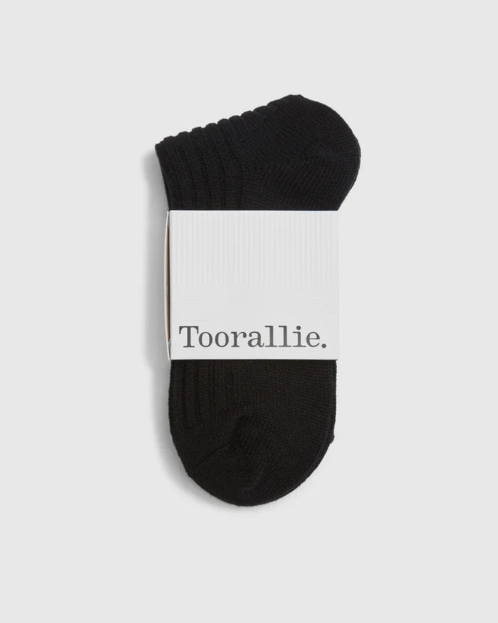RIBBED MERINO SOCKS | Black - Darling & Domain