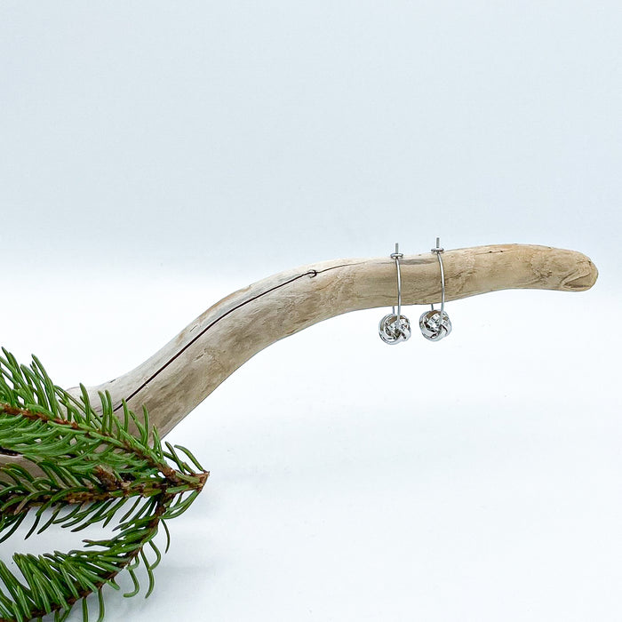 The Knot Hoops