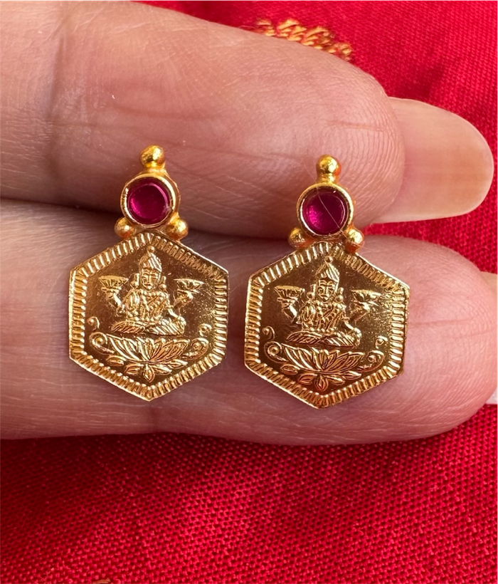 The Sadara Silver Kasu Lakshmi Earstuds (Red)