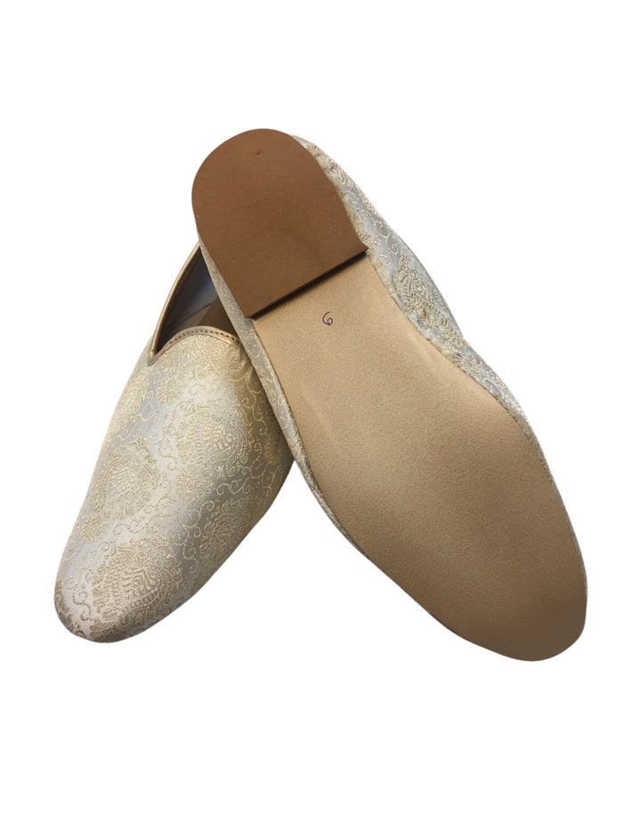 Very Comfortable Gold Brocade Loafer Style Mojri - Indian Mens shoes - Mojari , Khossay -  YD2503 C